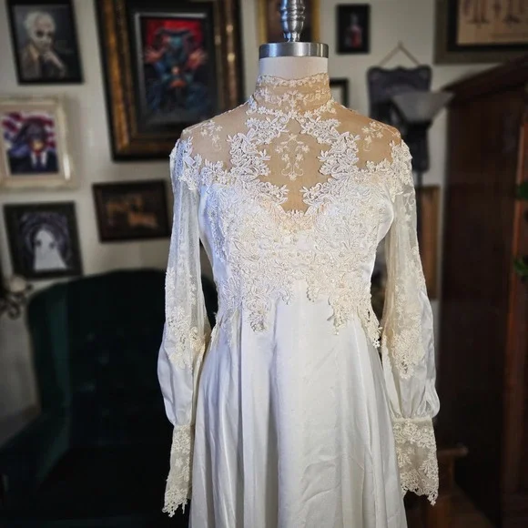 Vintage 70s White Lace High Neck Wedding Dress Long Sleeve Train Bridal Gown - Picture 3 of 8